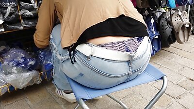 Alyvuota juodmedžio gražuolė turi tarprasinį seksą su šokių mokytoja