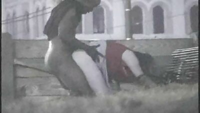 Brunetę pakliuvo senas vaikinas, turintis didelį kietą gaidį