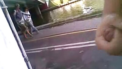 Lotynų kalbos vyras baudžia podukrą už nelegalią veiklą