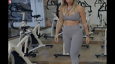 A brunetė yra get cumshot savo šlapias pūlingas jos meilužis