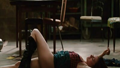 Brunetė taip velniškai pakliuvo į sporto salę